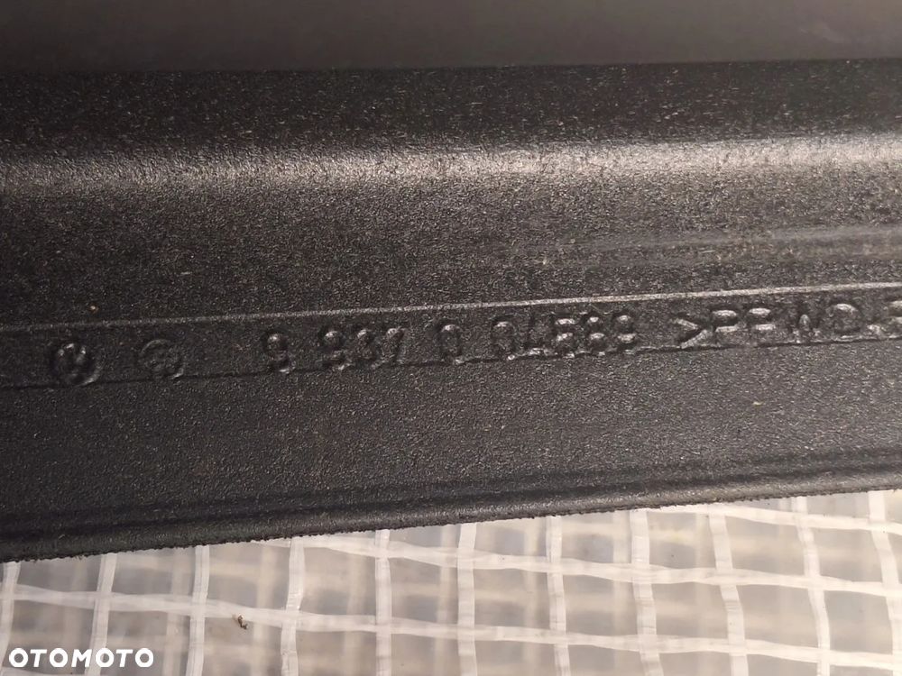 roleta bagaznika vw golf VII 7 5g9  kombi 2012-2020 5g9867871 orginal demontaz - 4