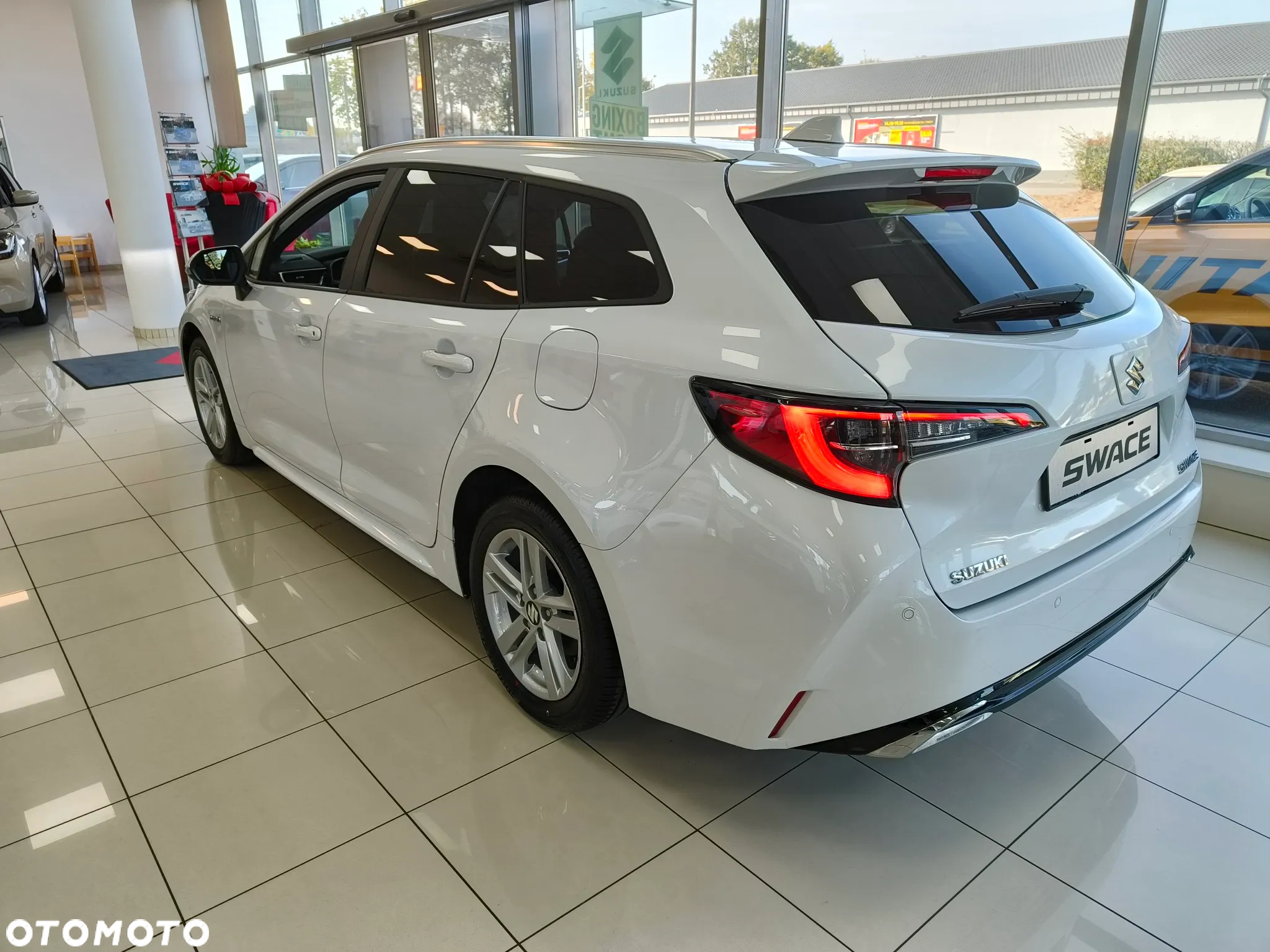Suzuki Swace 1.8 Hybrid Elegance CVT - 4