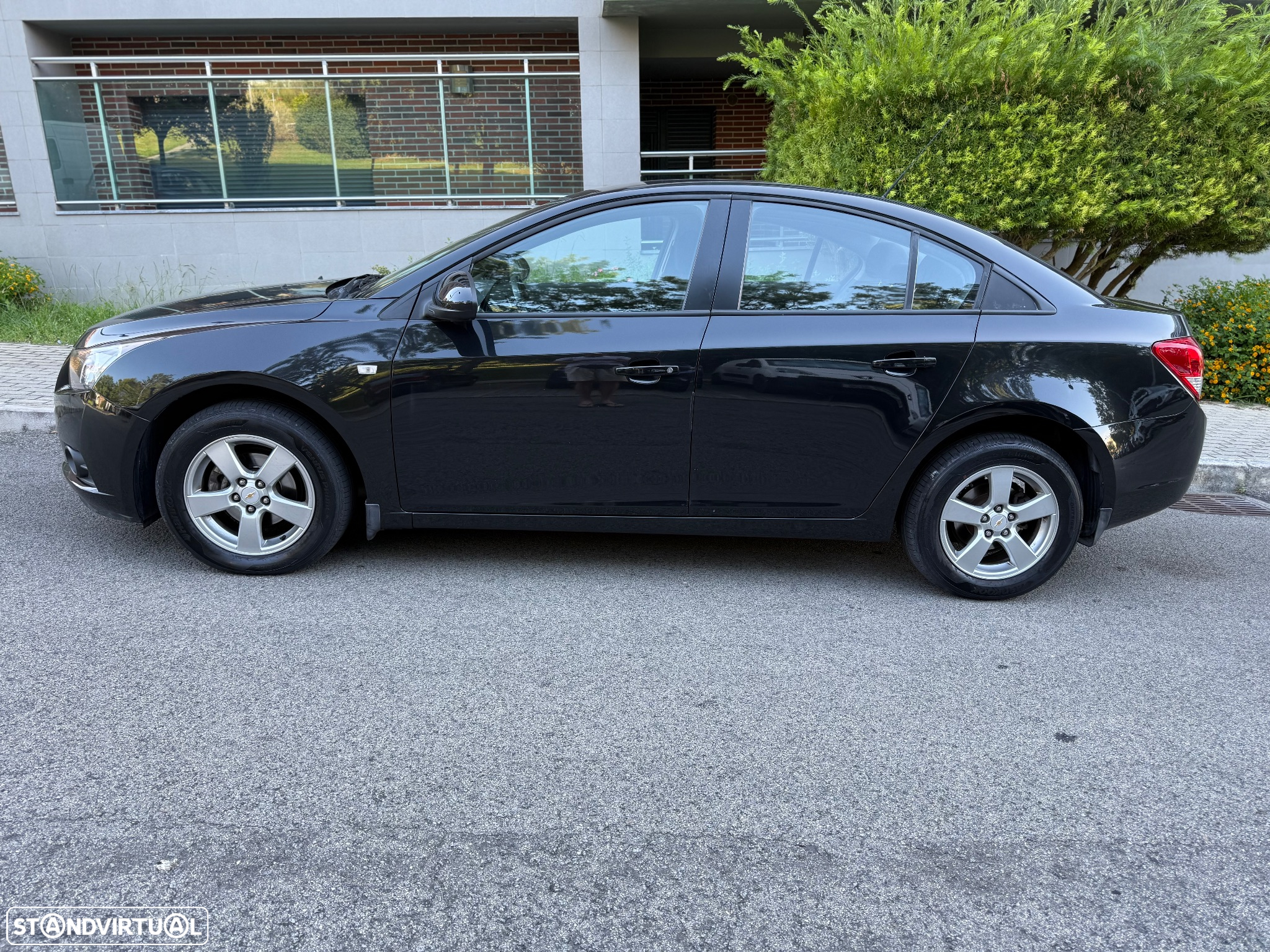Chevrolet Cruze 1.6 LS - 4