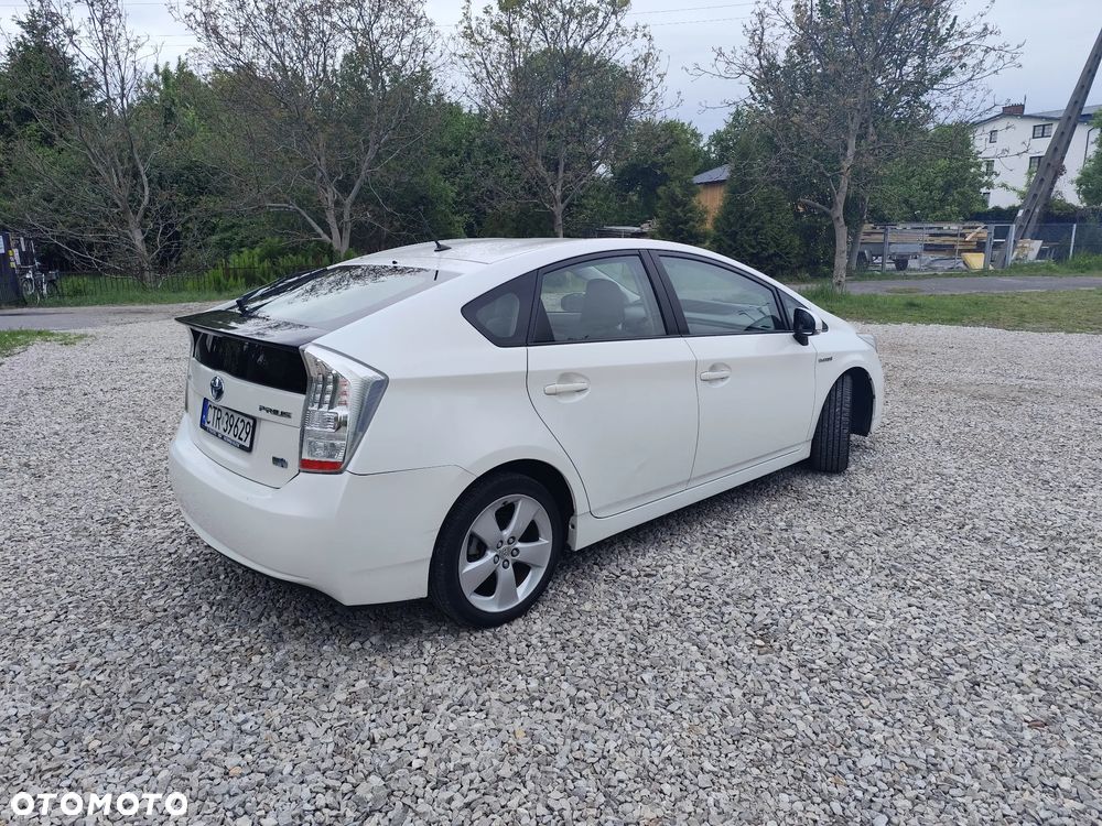 Toyota Prius 1.8 HSD Prestige - 6