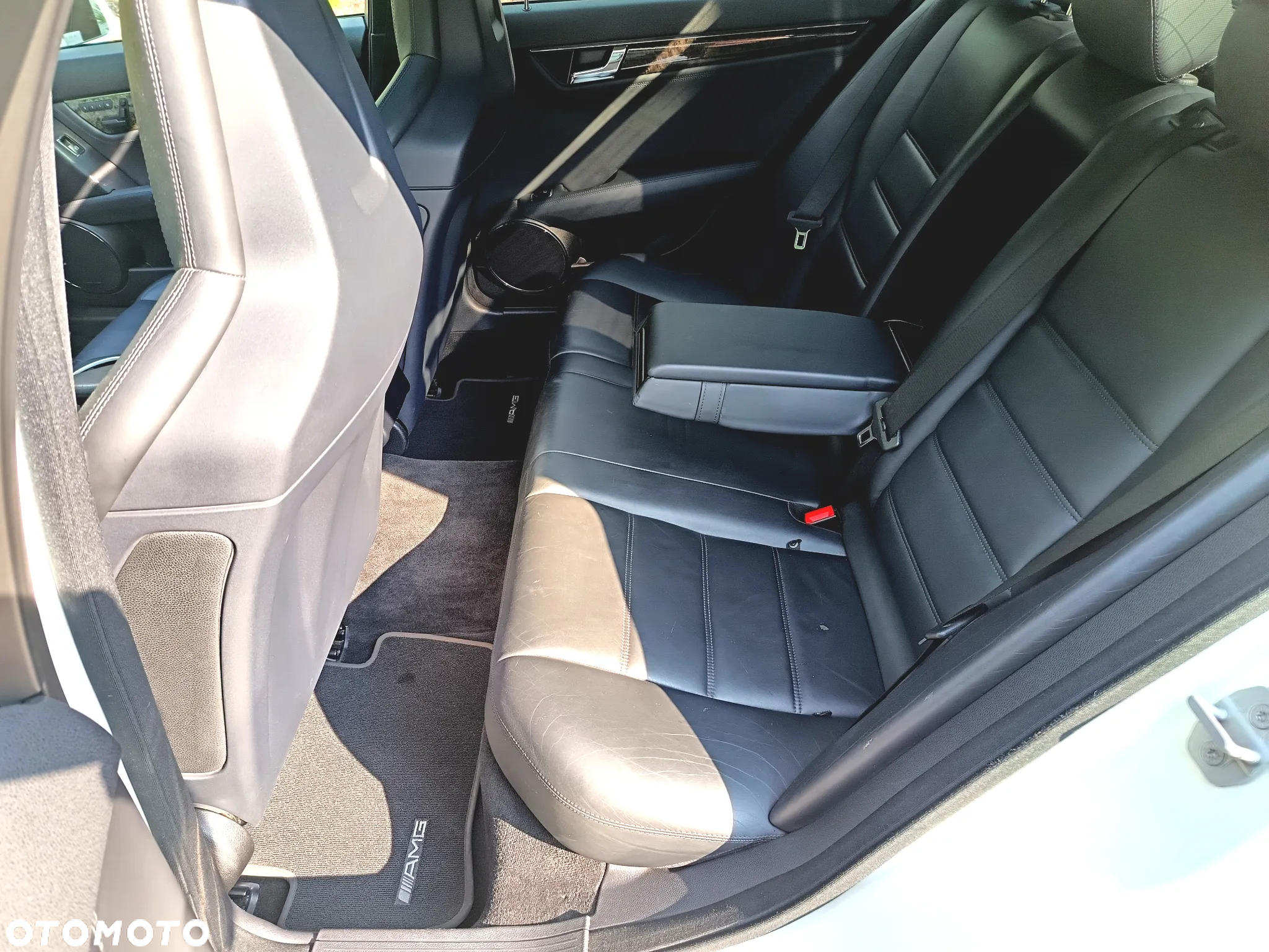 Mercedes-Benz Klasa C 63 AMG - 14