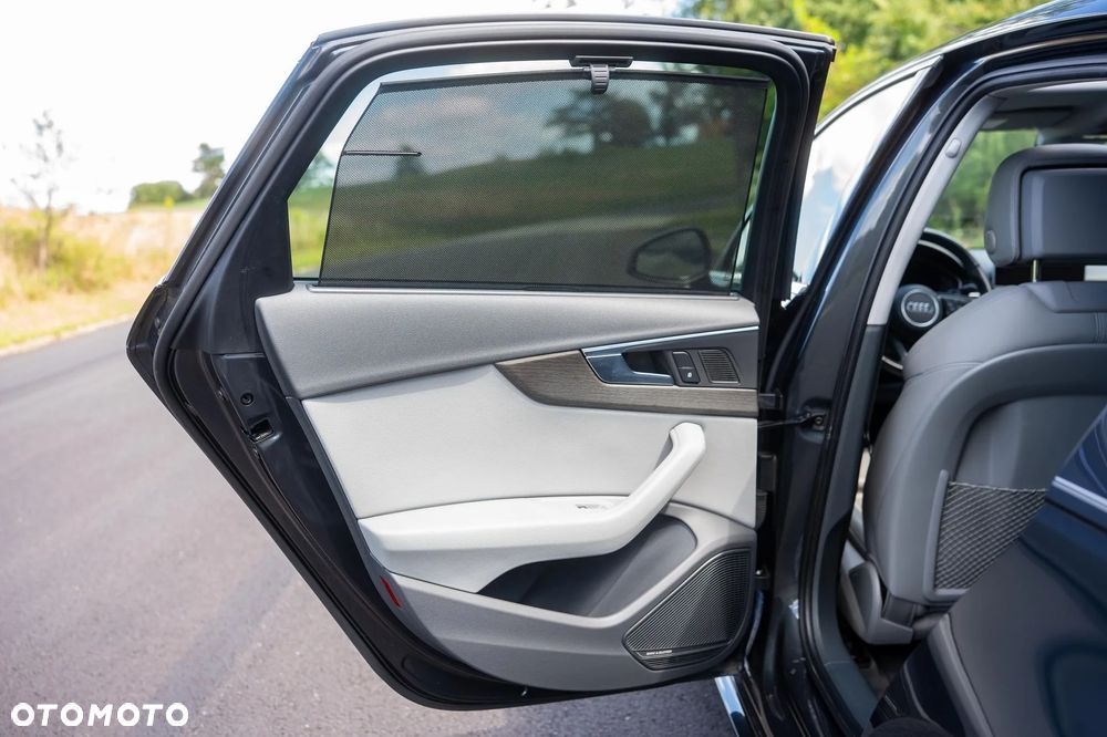 Audi A4 Limousine 2.0 TFSI quattro S tronic Ambiente - 30
