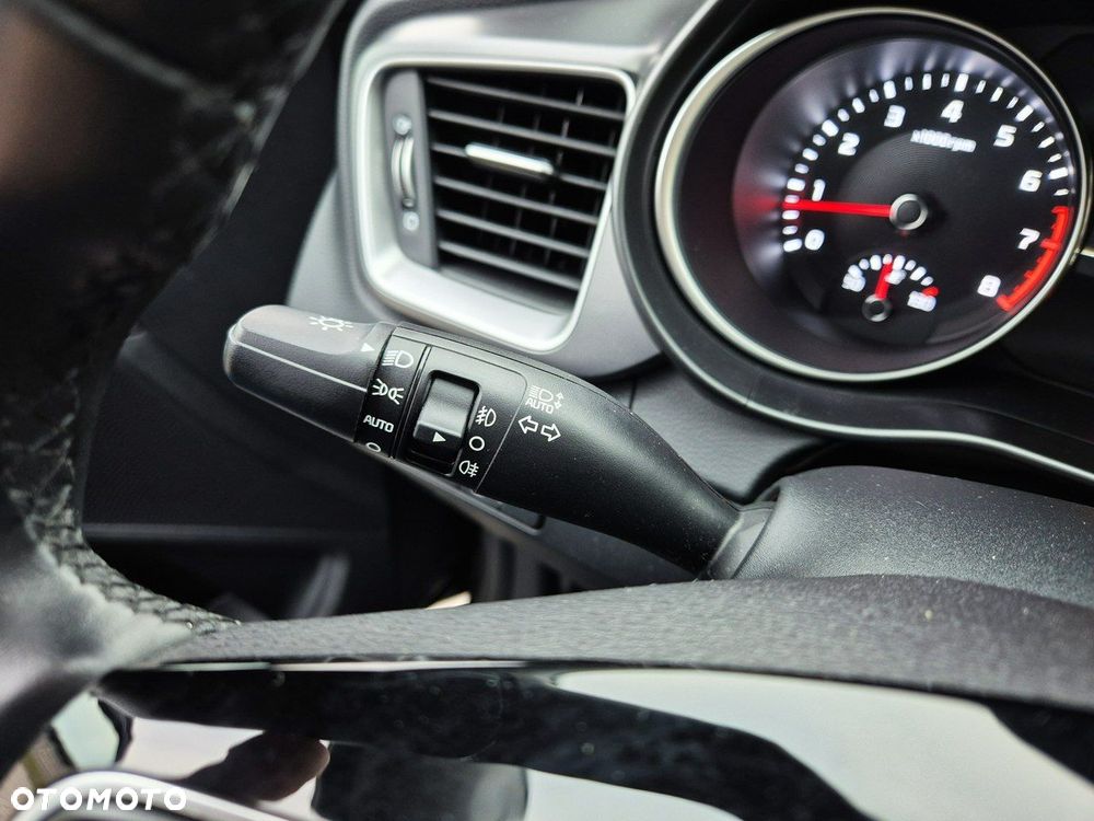 Kia XCeed 1.5 T-GDI M - 26