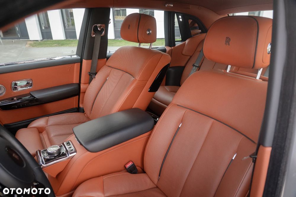 Rolls-Royce Phantom Standard - 17