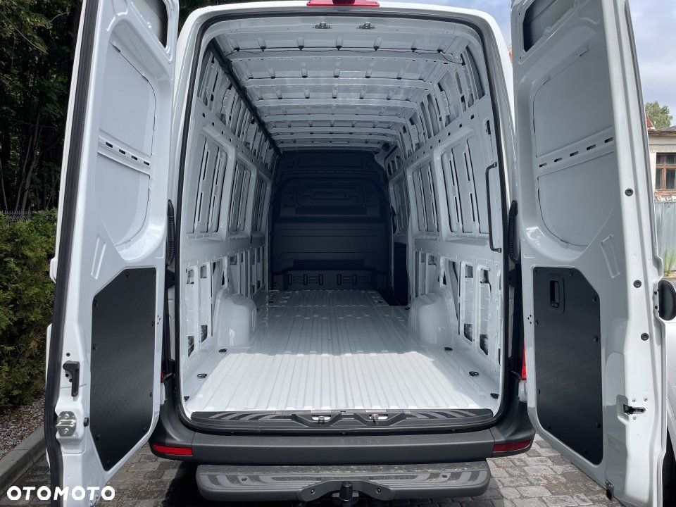 Mercedes-Benz Sprinter - 4