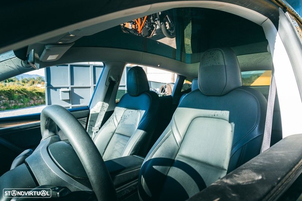 Tesla Model Y Performance Dual Motor AWD - 10