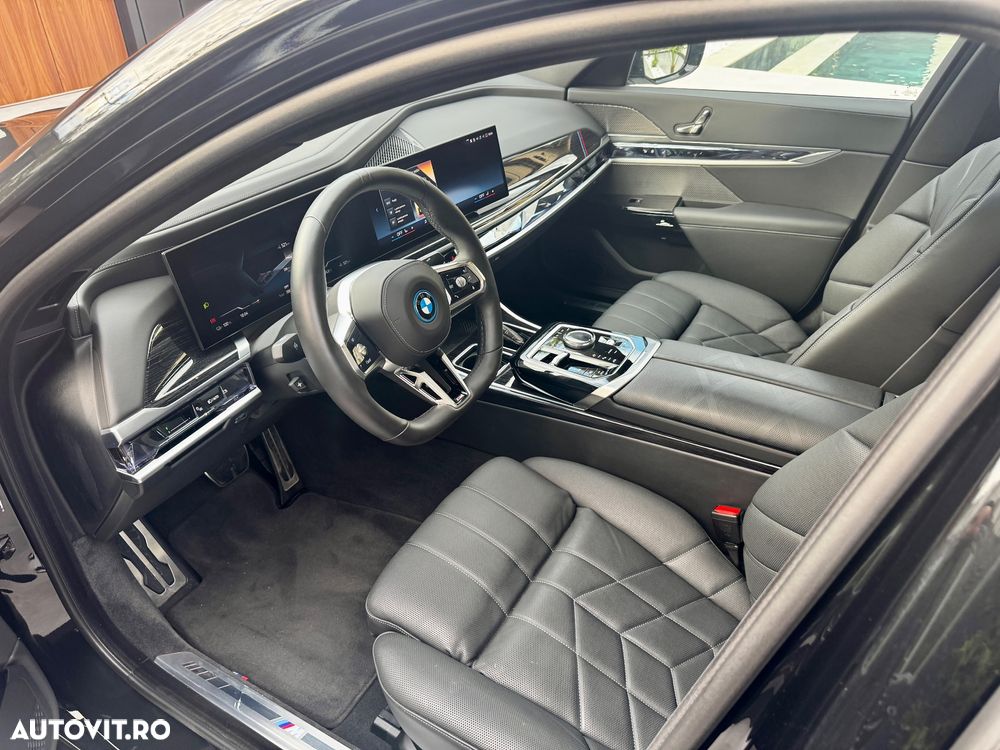 BMW i7 - 23