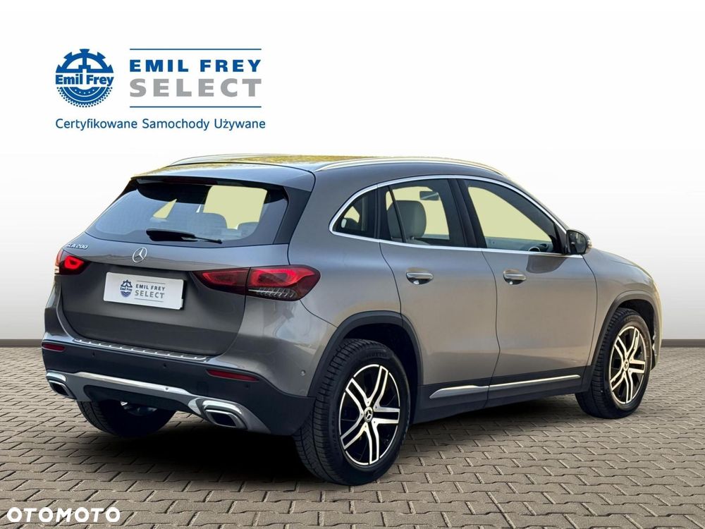 Mercedes-Benz GLA - 6