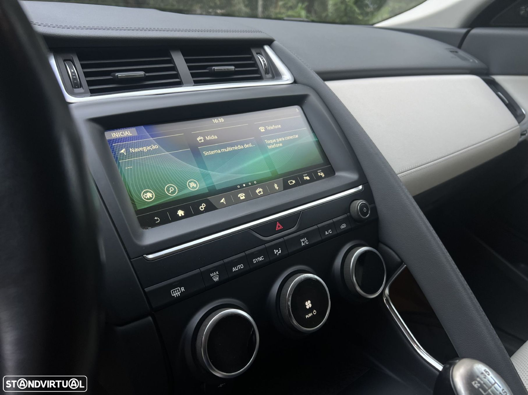 Jaguar E-Pace 2.0 i4D R-Dynamic S - 46
