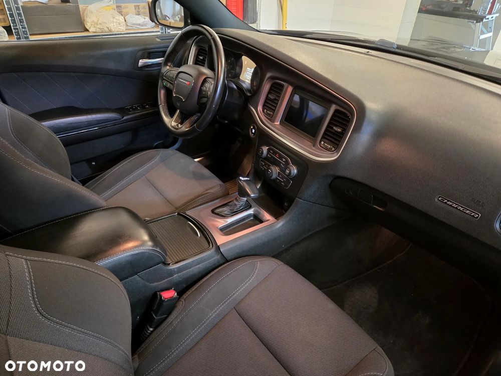 Dodge Charger 3.6 GT - 10