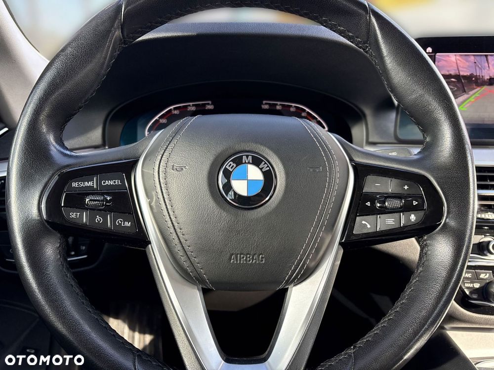 BMW Seria 5 - 23