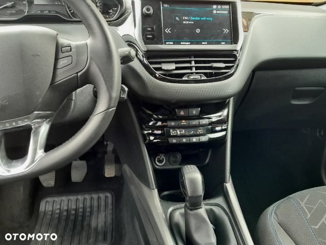 Peugeot 2008 1.2 Pure Tech Style - 9