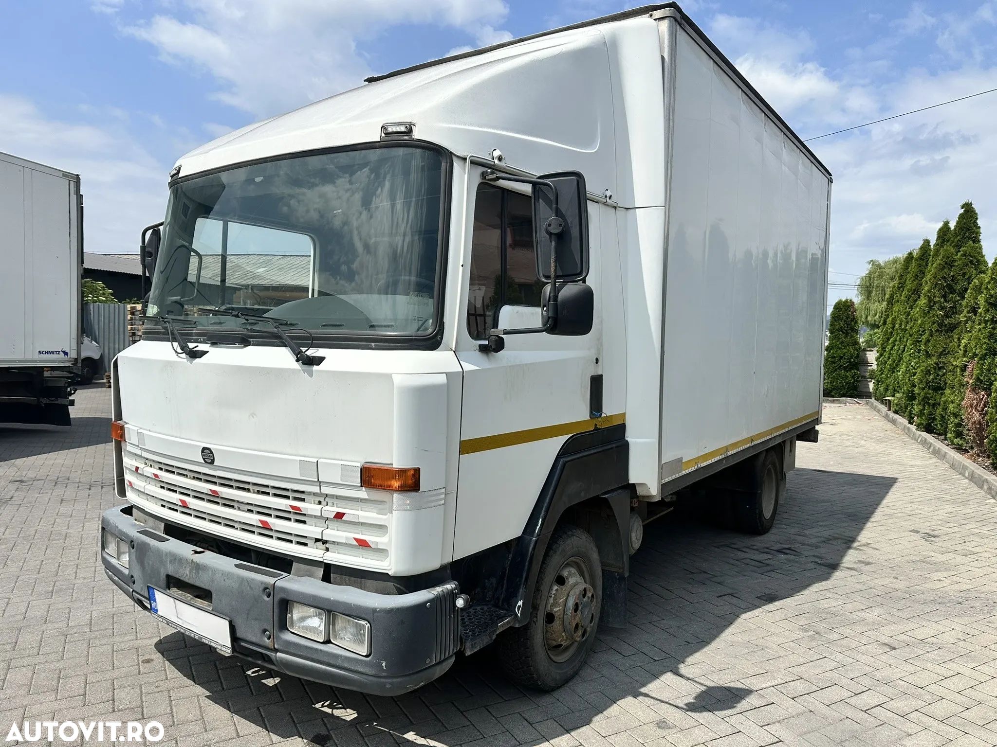 Nissan T100 - 1