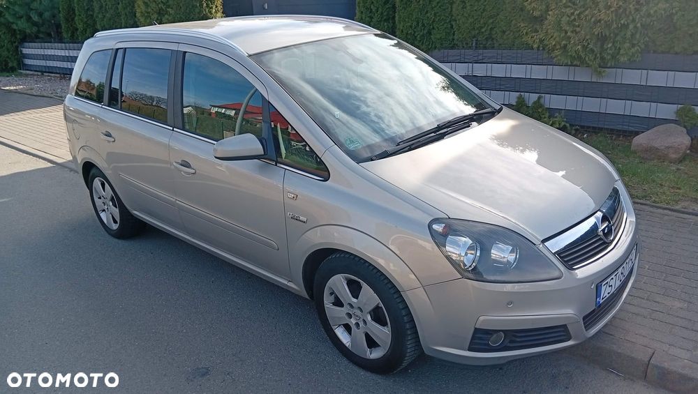 Opel Zafira - 1