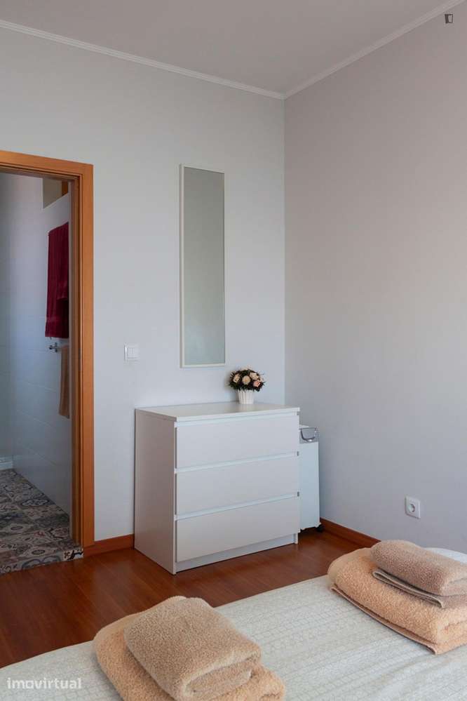 Apartamento com 1 quartos - localizado em Santa Marinha Porto - Grande imagem: 3/26