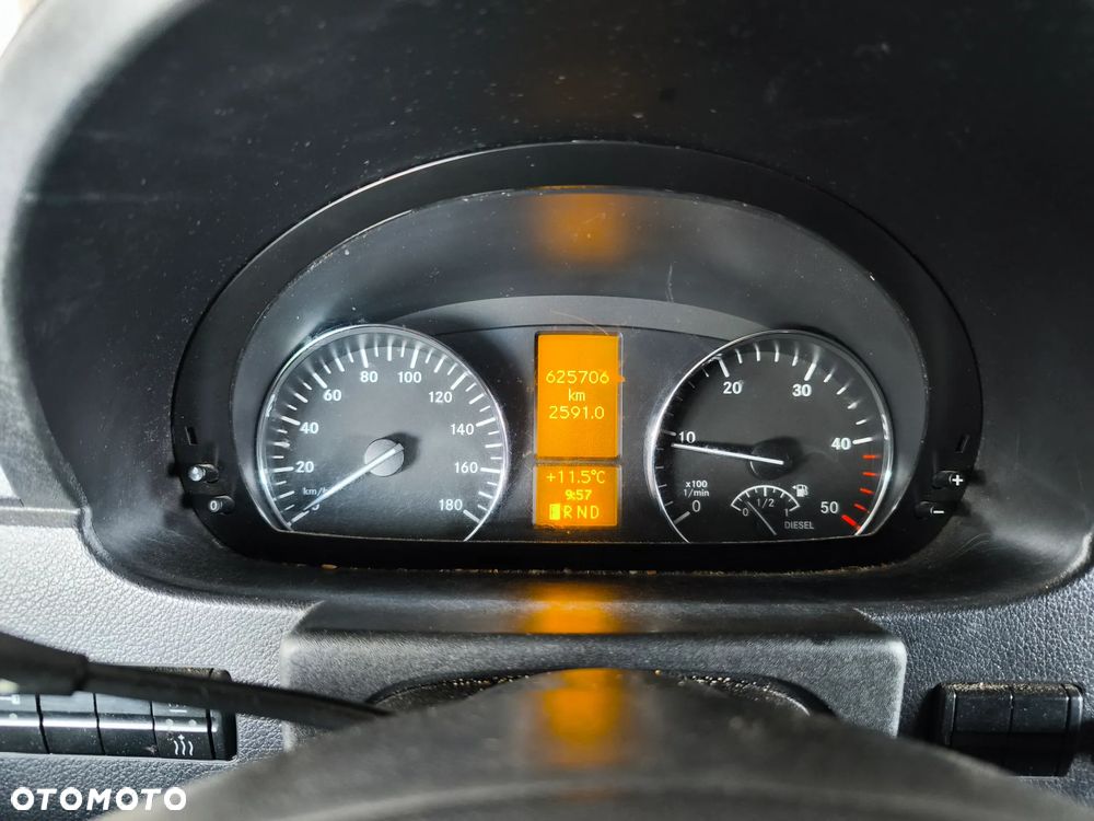 Mercedes-Benz Sprinter - 8