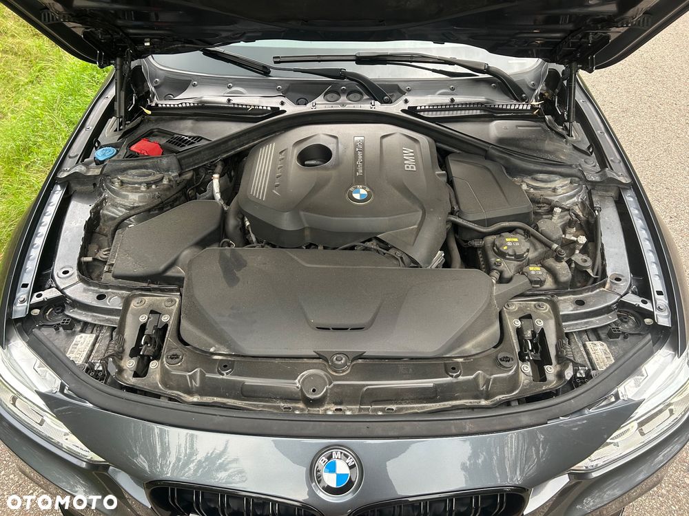 BMW Seria 3 330i Edition M Sport Shadow - 14