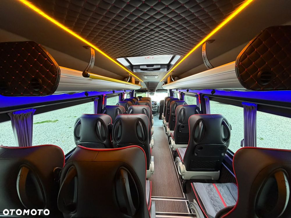 Mercedes-Benz Sprinter 519 - 23