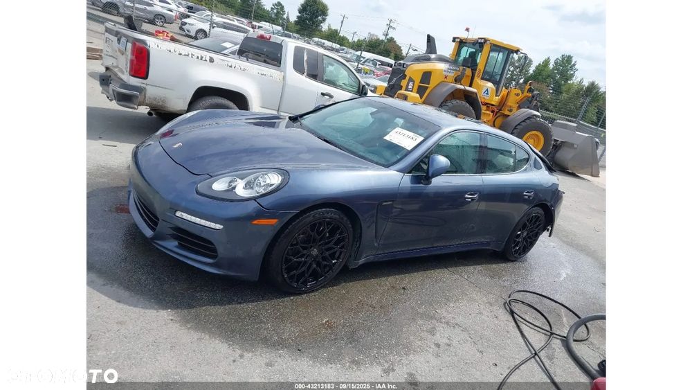 Porsche Panamera - 3