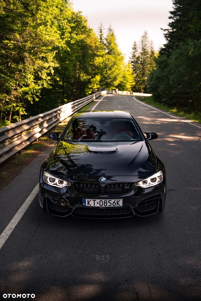 BMW M4 Coupe DKG - 17