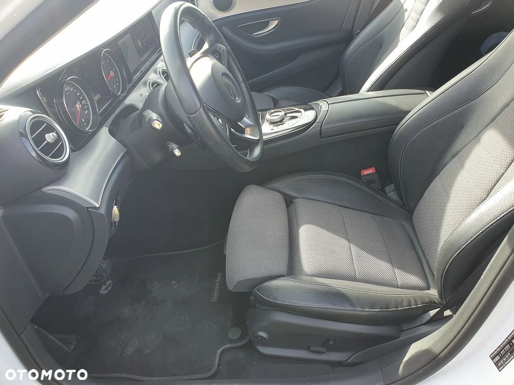 Mercedes-Benz Klasa E 220 d 4Matic T 9G-TRONIC Avantgarde - 7
