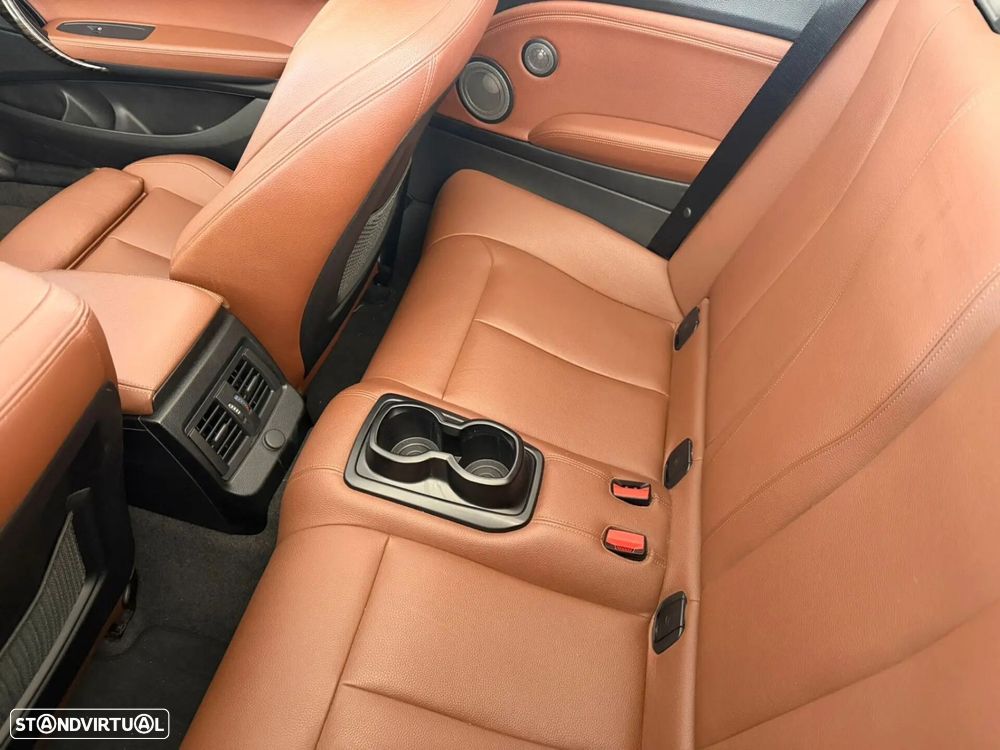 BMW M240i xDrive Sport-Aut. - 26