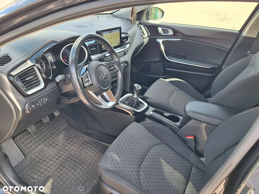 Kia Ceed 1.4 T-GDI OPF Platinum Edition - 11