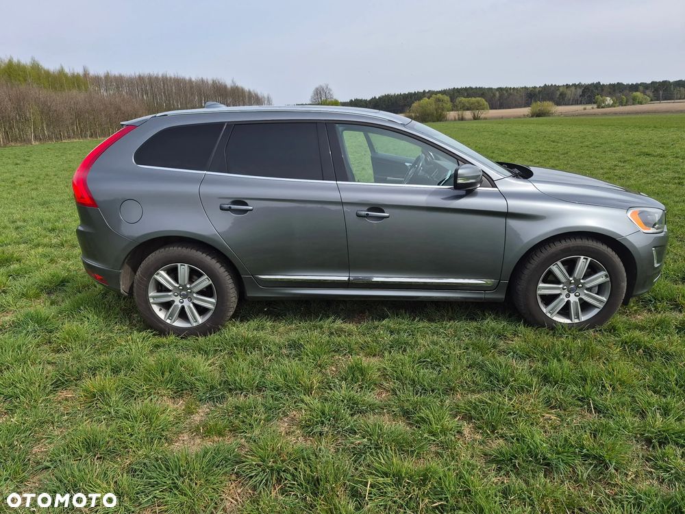 Volvo XC 60 T5 AWD Geartronic Momentum - 3