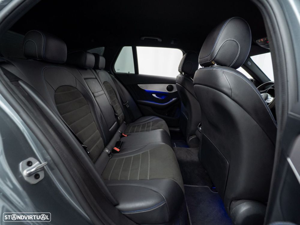 Mercedes-Benz C 300 de AMG Line - 38