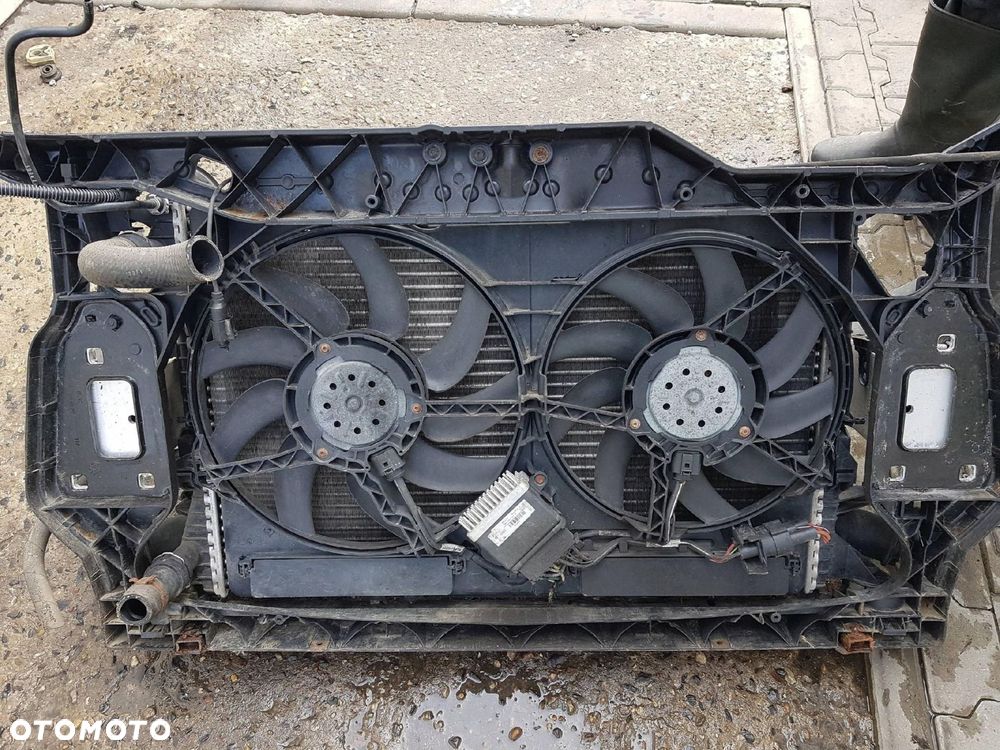 AUDI A4 B8 LIFT 11-15r 2.0 TDI PAS PRZEDNI CHŁODNICE WENTYLATORY MANUAL - 2