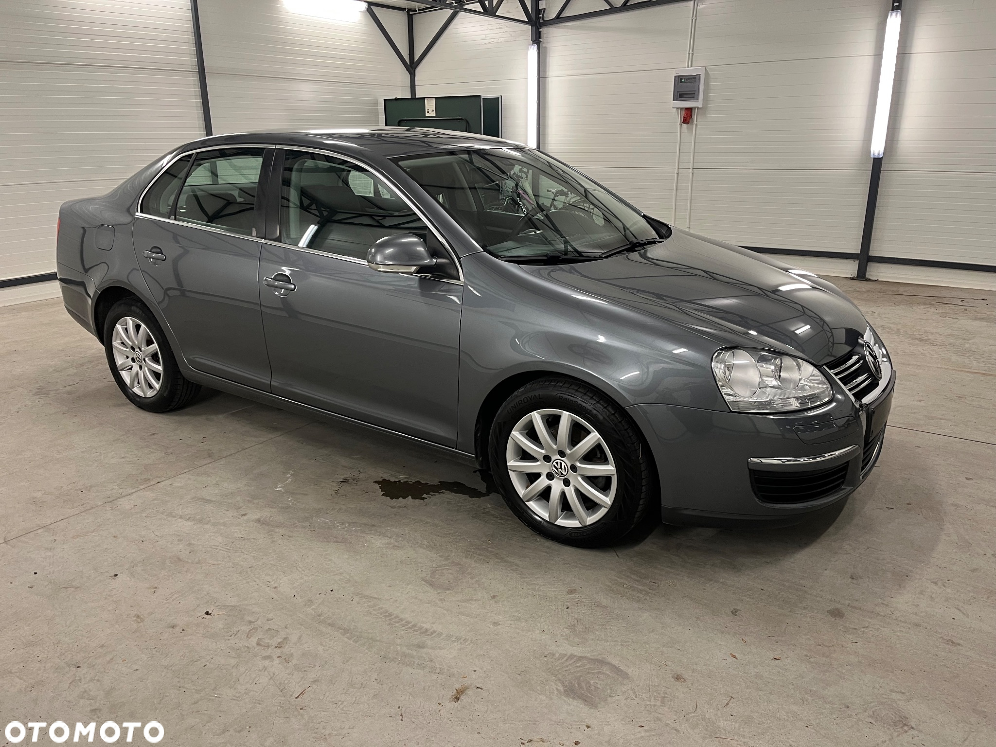Volkswagen Jetta 1.9 TDI Comfortline - 9