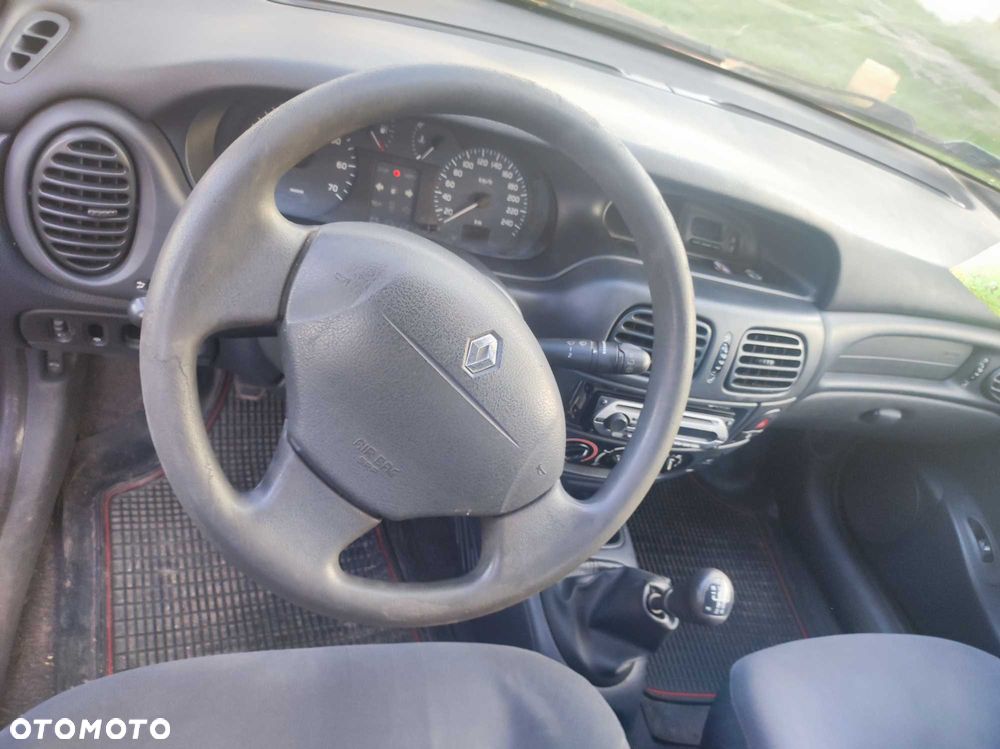 Renault Megane - 5