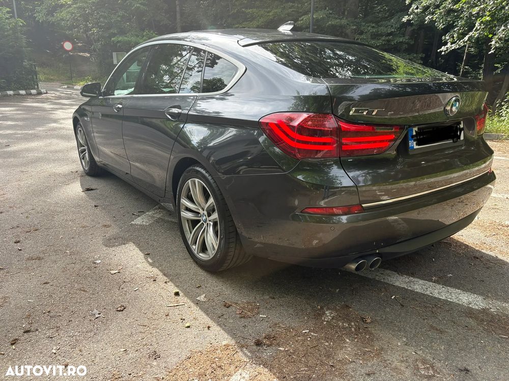 BMW Seria 5 520d Aut. Luxury Line - 7