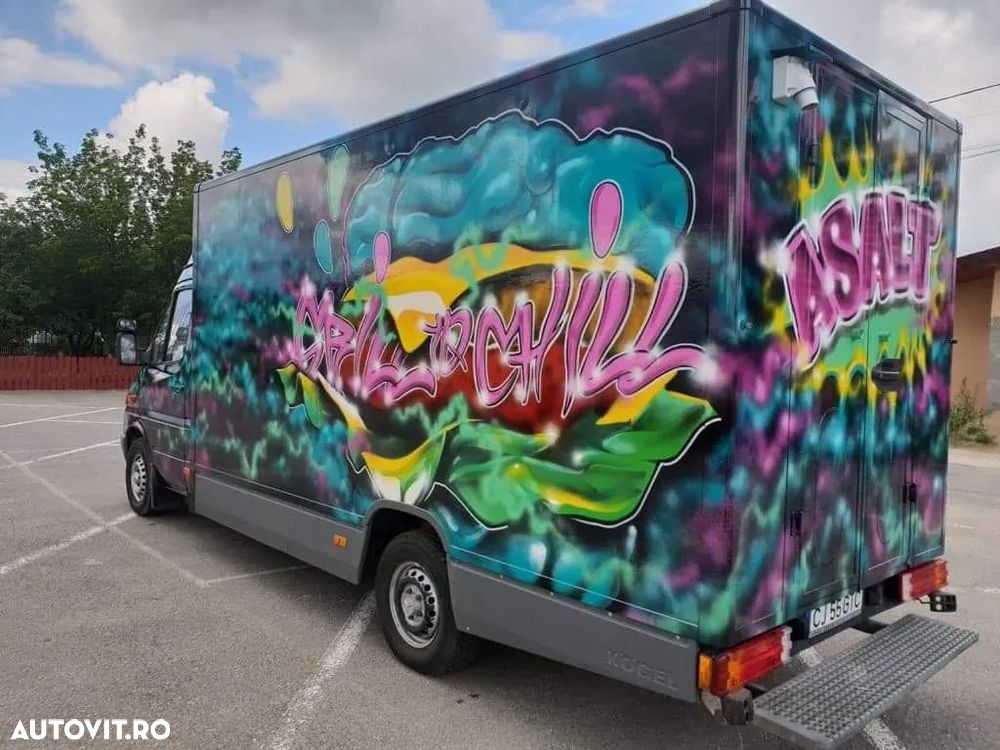 Mercedes-Benz Sprinter - 2