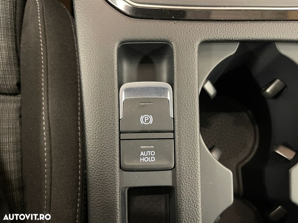 Volkswagen Passat 2.0 TDI DSG Comfortline - 26