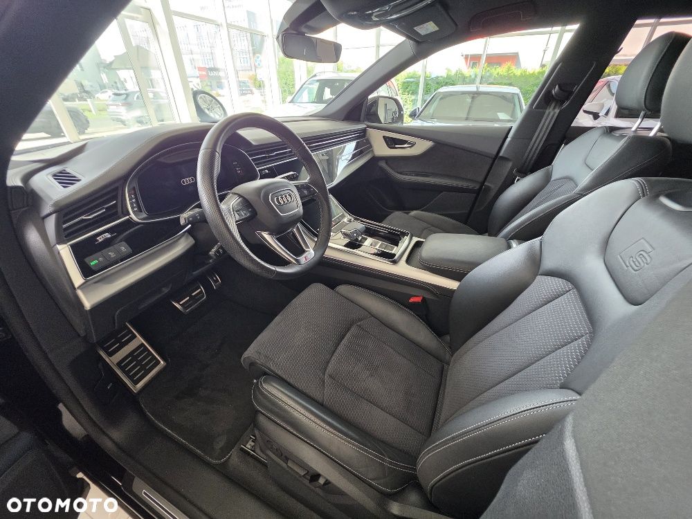 Audi Q8 - 8