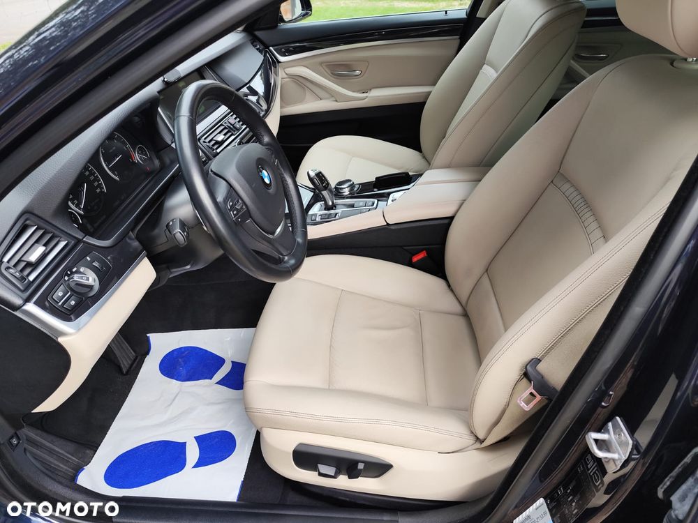BMW Seria 5 520d Luxury Line - 12