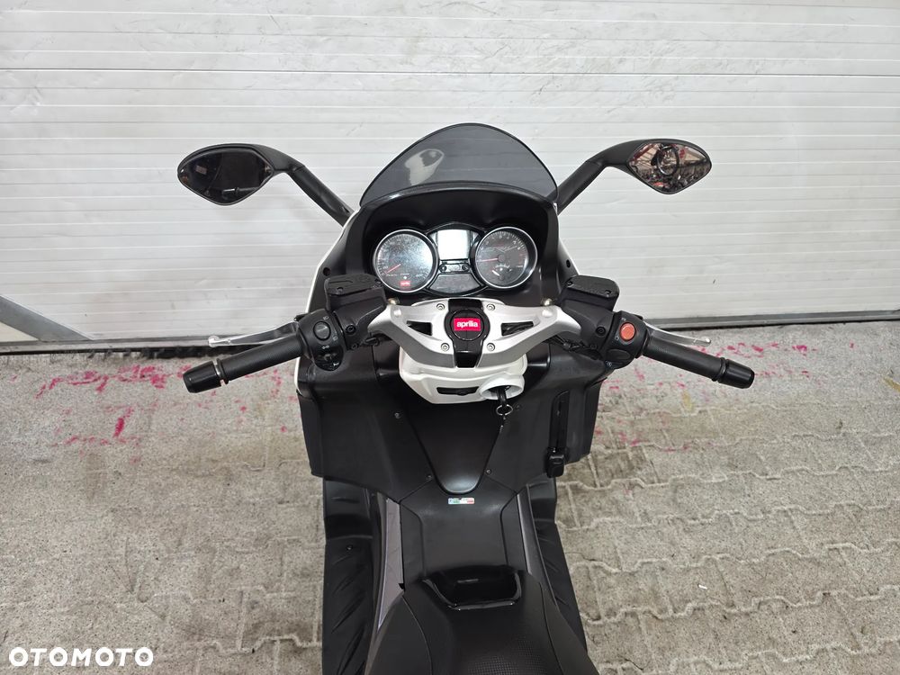 Aprilia SRV 850 - 24
