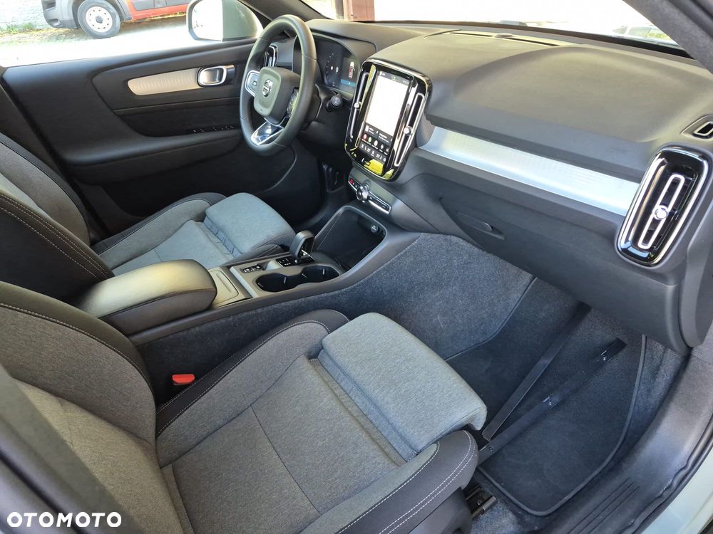 Volvo XC 40 - 31