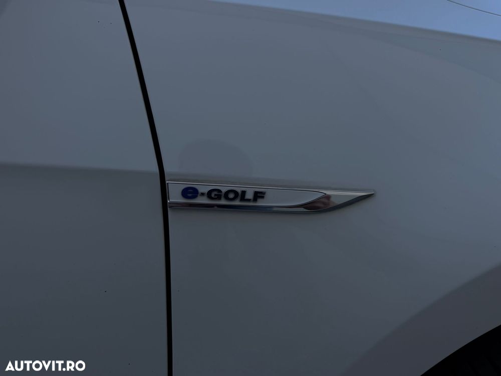 Volkswagen e-Golf - 26