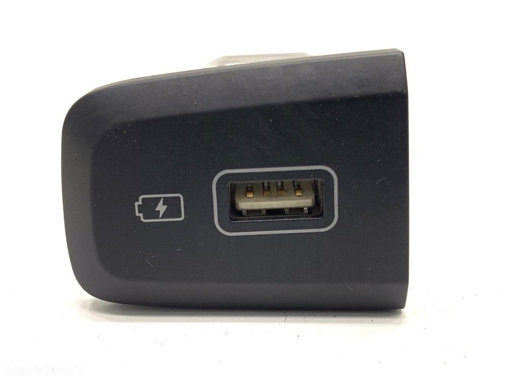 GNIAZDO USB - 50.00 PLN - HYUNDAI TUCSON (NX4E, NX4A) 2020 - 2022 1.6 T-GDi 110 kW [150 KM] benzyna - 1