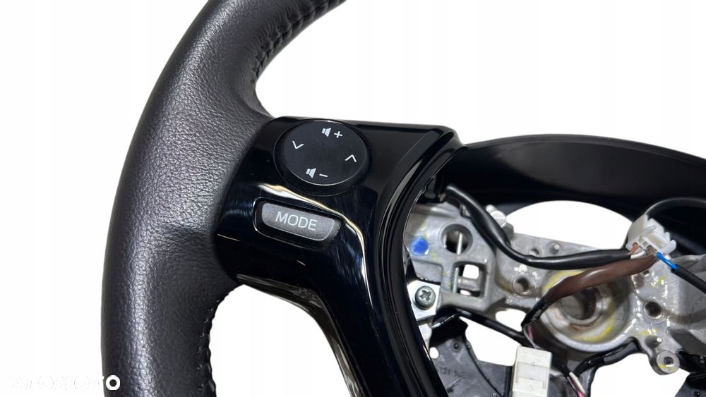 KIEROWNICA WIELOFUNKCYJNA SKÓRA SKÓRZANA ŁOPATKI AUTOMAT PEUGEOT 108 - 10