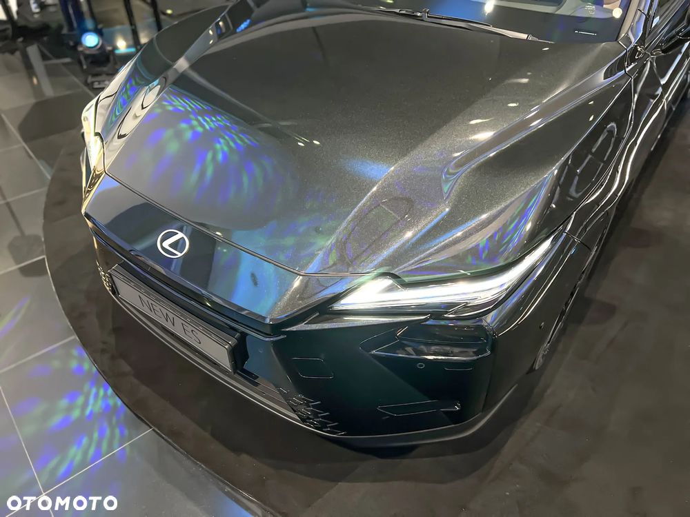 Lexus ES - 7