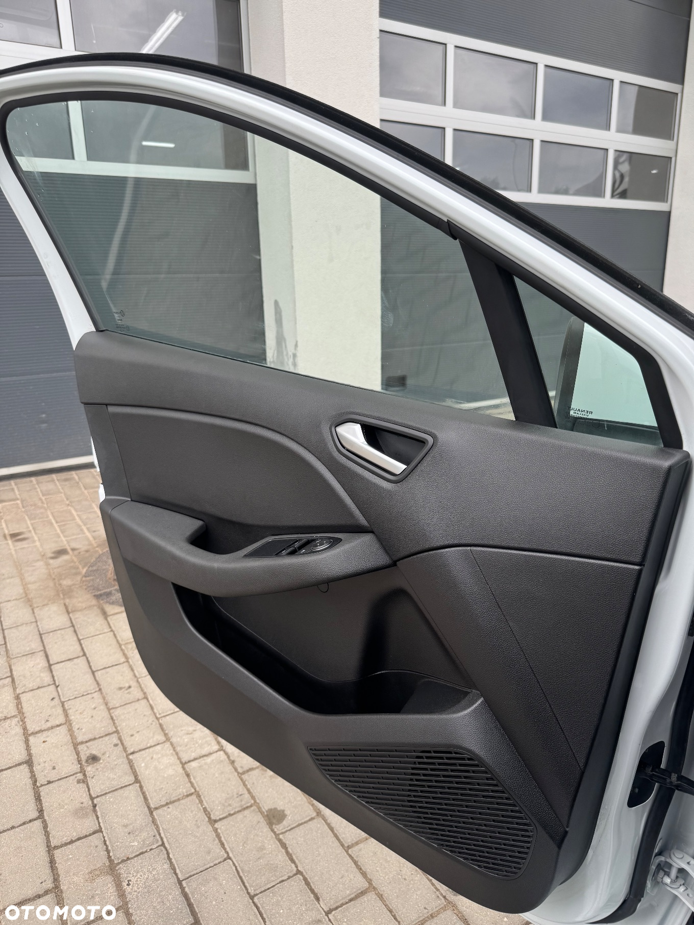 Renault Clio E-TECH Hybrid 140 BUSINESS EDITION - 16