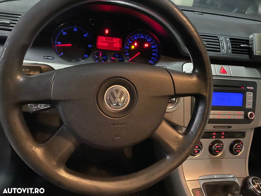 Volkswagen Passat - 16