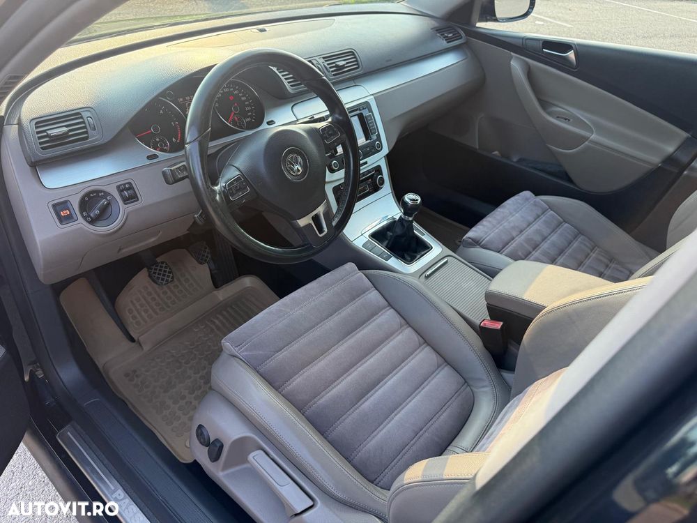 Volkswagen Passat 2.0 TDI Comfortline - 15