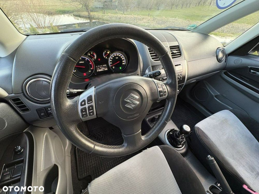 Suzuki SX4 - 13