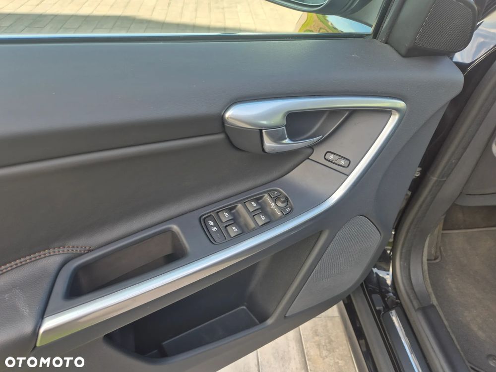 Volvo XC 60 D4 Geartronic Summum - 12