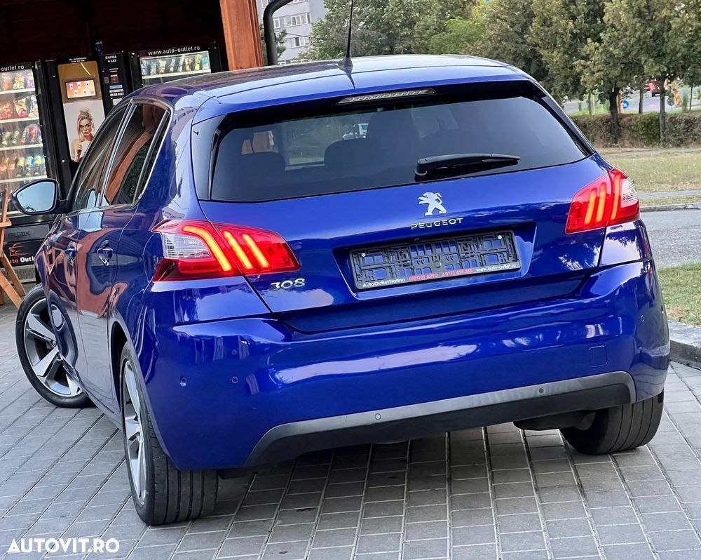 Peugeot 308 1.2 L PureTech Turbo S&S Allure - 11
