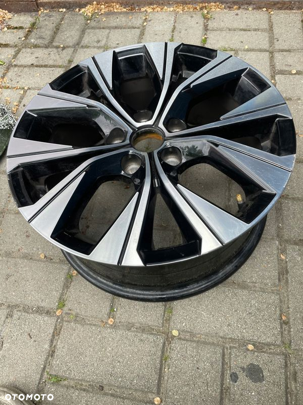 Felga Renault Captur II Arkana 403001041R 7J 17 ET35 - 2
